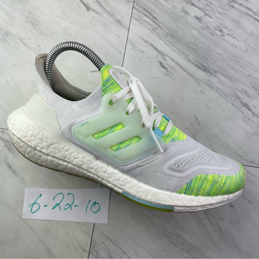 •Adidas Women's Ultraboost 22 Running White Bliss Blue Volt GX5926 Size 6